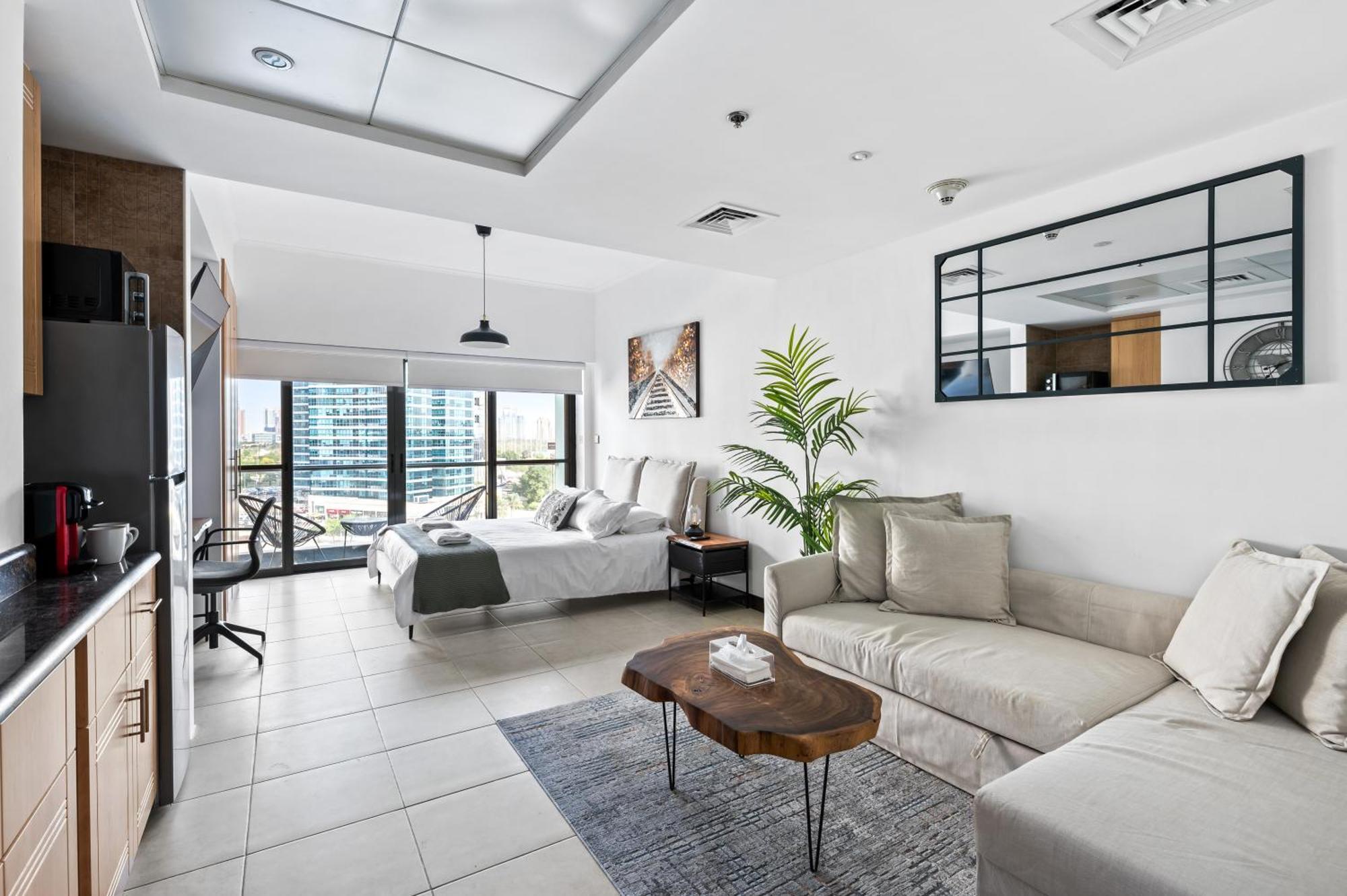 Upscale Studio Full Lake View In Goldcrest View Tower Dubaj Zewnętrze zdjęcie
