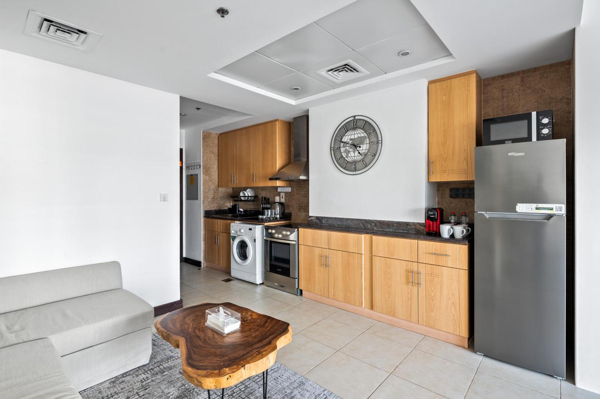 Upscale Studio Full Lake View In Goldcrest View Tower Dubaj Zewnętrze zdjęcie
